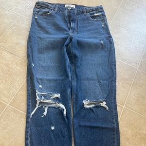 Abercrombie & Fitch The Mom High Rise Jean size 29/8